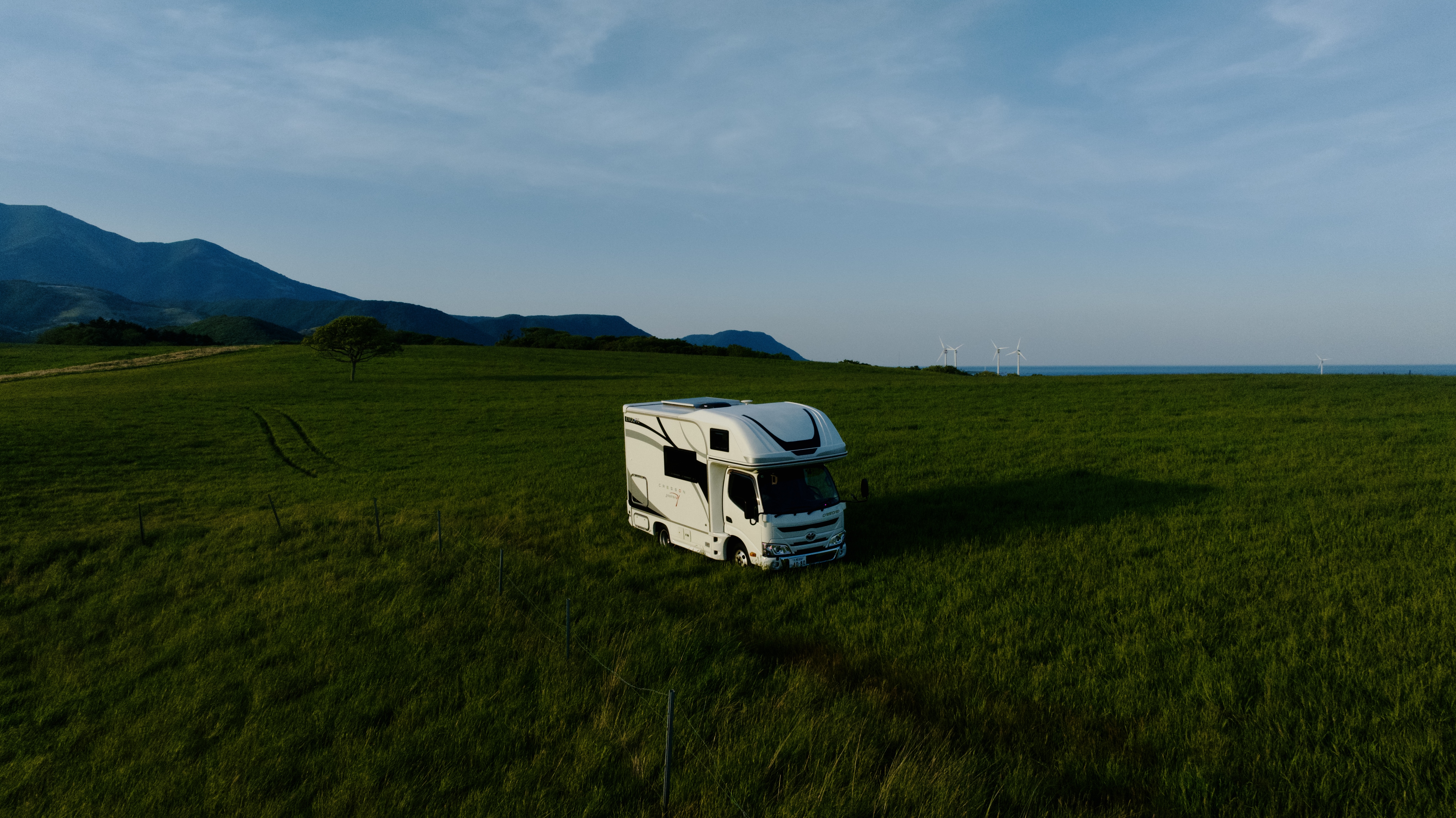 北海道の広大な風景 — 安全な旅の大前提