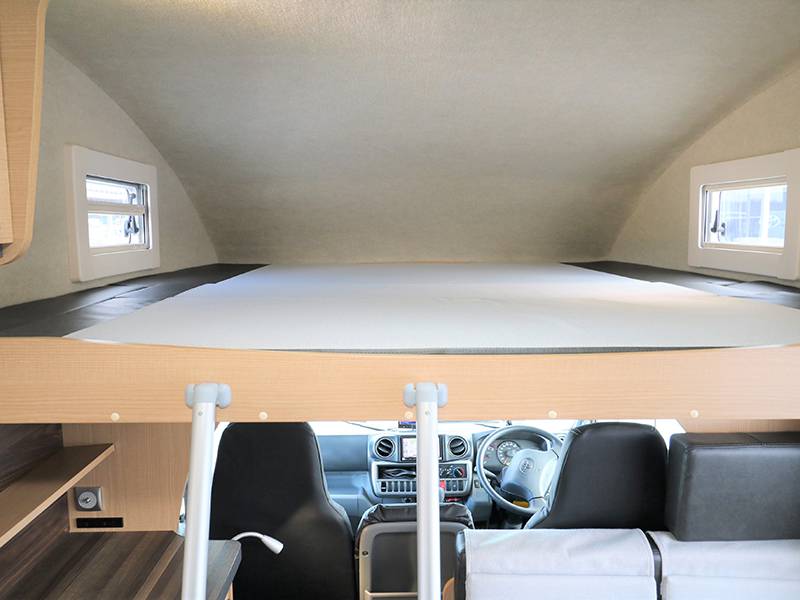 FOX Camper 最新型コルドバンクス 詳細2
