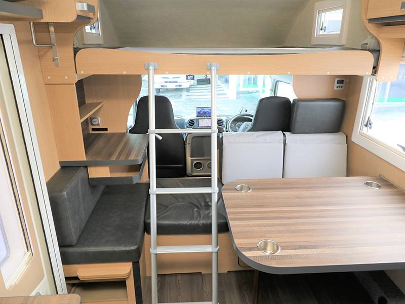 FOX Camper 最新型コルドバンクス 詳細3