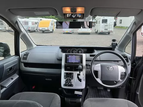ノア・ヴォクシー（FOX Camper の車両）