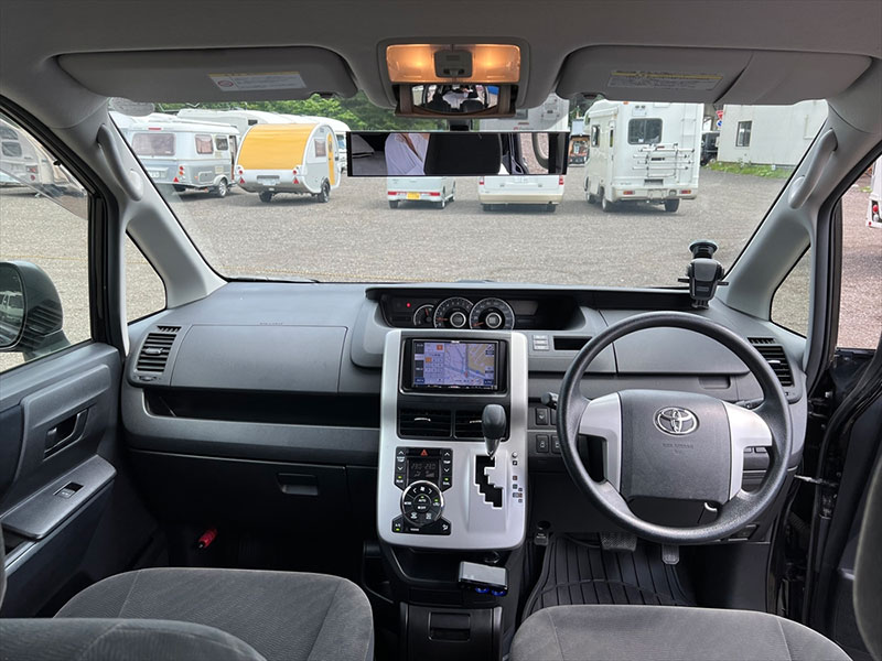 FOX Camper ノア・ヴォクシー車中泊仕様車 詳細1
