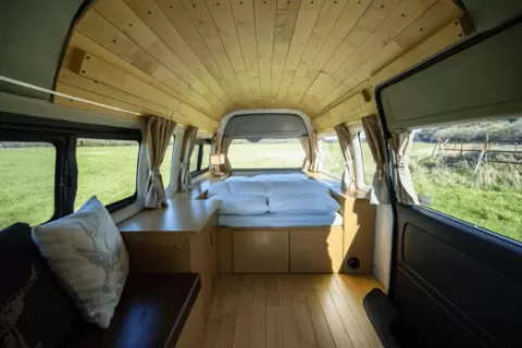 HIACE CA（Moving Inn の車両）