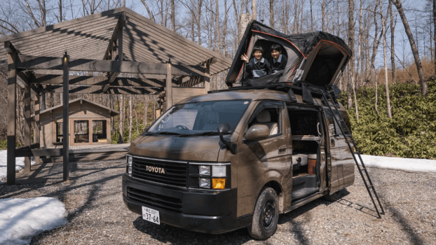 Moving Inn HIACE KAR 外観