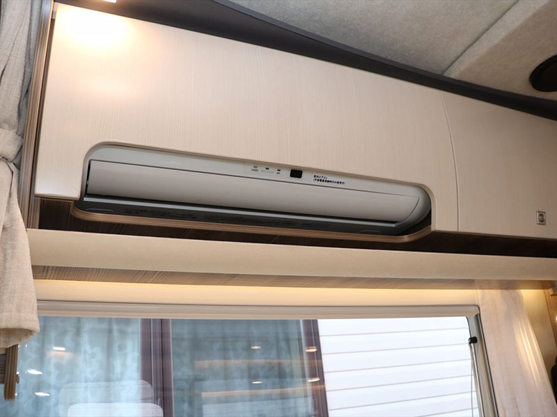 北海道ノマドレンタカー ZIL520 室内3