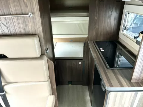 カムロード（コルドバンクス）（R230 Car Share の車両）