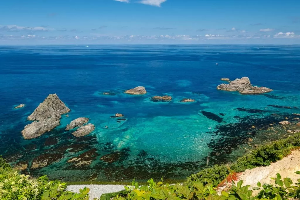 Shimamui Coast in Shakotan, with its clear blue water (Shakotan)